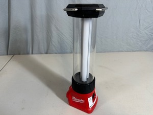 lot 21 image: New - Milwaukee M18 18-Volt Lithium-Ion Cordless 700-Lumen LED LanternTrouble Light w USB Charging