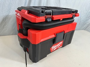 lot 25 image: Milwaukee M18 18-Volt Packout 2.5 Gallon WetDry Vacuum