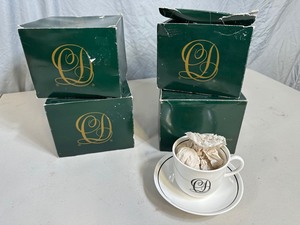 lot 73 image: 4 Charles Dickens Heritage Dept 56 Cups with Saucers