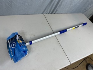 lot 80 image: New Camco Telescoping Car Wash Brush