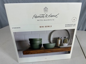 lot 96 image: New Hearth and Hand Mini Bowl Set