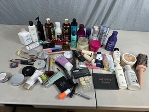 lot 118 image: Lot of Assorted Makeup, Skin Care, Etc