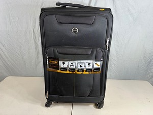 lot 130 image: New Spinner Suitcase (broken handle)