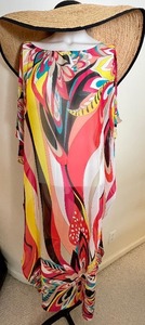 lot 106 image: Groovy Vintage Coverup and Sun Hat