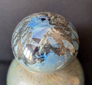 lot 18 image: Gorgeous Art Glass Bottle by Dick Huss