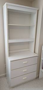 lot 45 image: White BookshelfDresser Combo