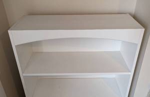 lot 46 image: Small White Bookshelf