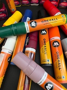 lot 311 image: 14 pc Molotow Markers & 18 pc Arco Leather Paint