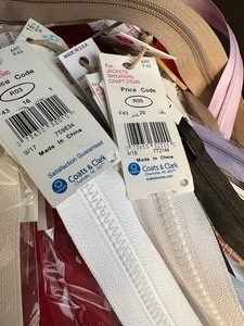 lot 315 image: Zip it Up