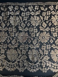 lot 336 image: French Antique Gold Threaded Lace