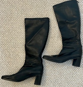 lot 126 image: Vintage Black Stuart Weitzman leather boots