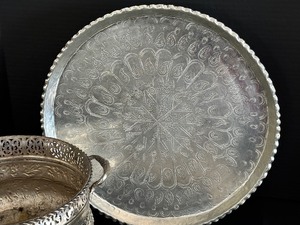 lot 204 image: Decorative Metal Tray, Metal Basket and Shell Serving Pieces