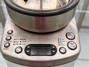 lot 214 image: Breville Ice Tea Maker