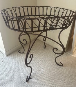 lot 217 image: Decorative Outdoor Metal Planter