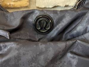 lot 240 image: Lululemon Navy Duffel Bag