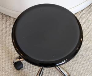 lot 259 image: Black Rolling Work Stool