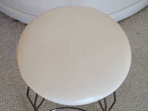 lot 260 image: Petite Vanity Stool