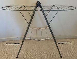 lot 130 image: Adjustable Clothes Drying Rack