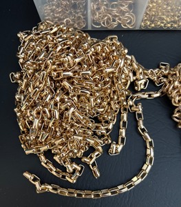 lot 353 image: Gold Colored Chain in Various Sizes and Weights