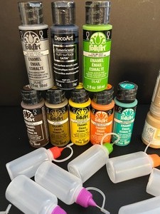 lot 365 image: Folk Art Paint Bottles and Plastic Squeeze Bottles with a Syringe Tip