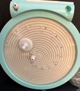 lot 373 image: Cutting it up  Round & More