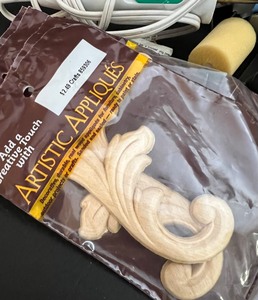 lot 382 image: Odds and Ends for Crafts