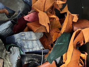 lot 384 image: Mix of Exotic Leather Scraps