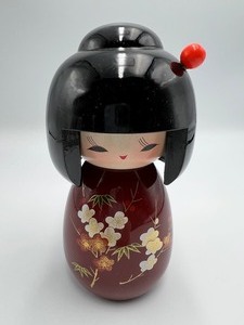 lot 296 image: Kokeshi Doll