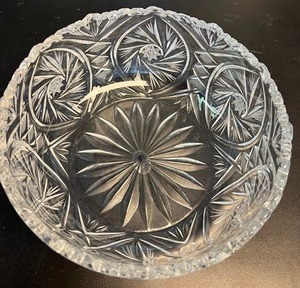 lot 420 image: Alicja Crystal Bowl