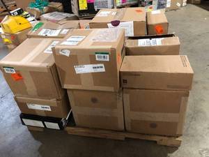 lot 54 image: Mix lot of Ceramic Flooring, Various Models and Conditions Customer returns Review all pictures