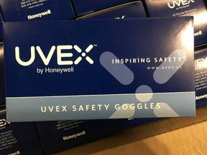lot 26 image: SAFETY GOGGLES  Uvex Stealth Customer returns Review all pictures