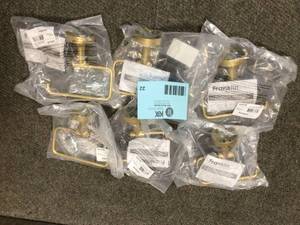 Franklin Brass Voisin Wall Mounted Toilet Paper Holder in Brushed Brass Customer return Review photos