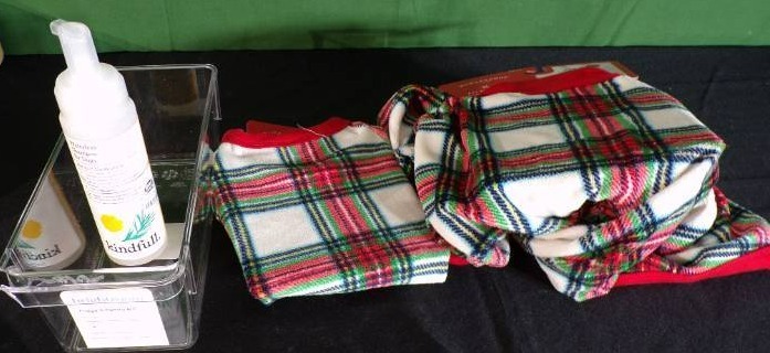 Brand New Marigold Cedarwood Waterless Dog Shampoo - 7oz - Kindfull  Wondershop Pet Pajamas  Storage Bin ($40 Value))
