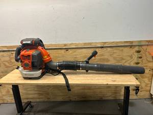 lot 3 image: HUSQVARNA 580BTS MARK II 2 Cycle Gas Powered Backpack Blower