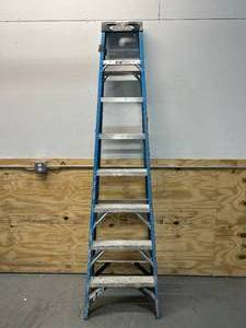 lot 74 image: WERNER 8 ft. Fiberglass Step Ladder with 250 lb. Load Capacity Type I Duty Rating