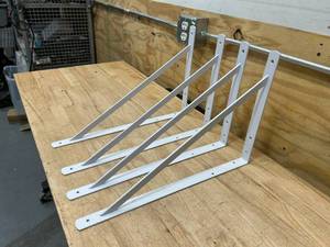 lot 47 image: ONWARD Lot of 4- White Steel Heavy Duty Shelf Brackets- 19-58 in. (498 mm) x 13 in. (330 mm)