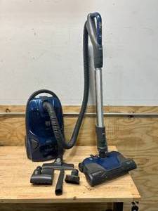lot 59 image: KENMORE 600SERIES Vacuum Cleaner