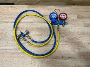 lot 113 image: Refrigerant Gauge
