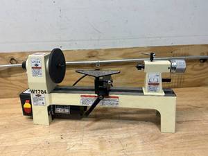 lot 84 image: SHOP FOX W1704-8 x 13 Benchtop Wood Lathe