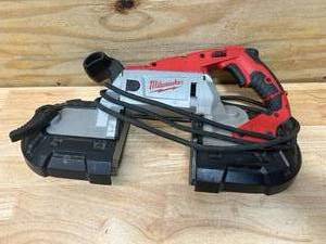 lot 97 image: MILWAUKEE 11 Amp Deep Cut Variable Speed Band Saw