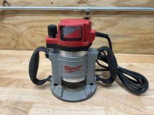 lot 102 image: MILWAUKEE 3-12 Max HP Fixed-Base Production Router