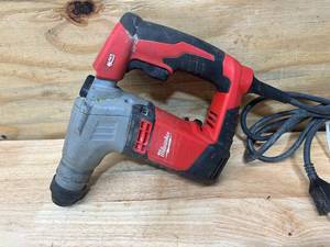 lot 106 image: MILWAUKEE 58 Rotary Hammer 5263-20
