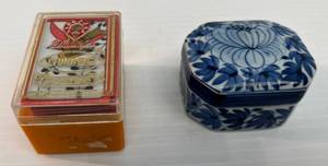 lot 7 image: Blue And White Oriental Trinket Box And Oriental Game