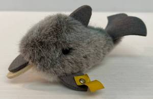 lot 87 image: 1970s Steiff Clippy Dolphin Tag # 147207