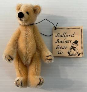 lot 95 image: Small Vintage Ballard Baines Bear Co. Jointed Mohair Teddy Bear 5 Tag