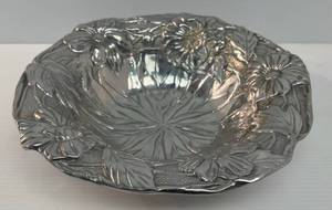 lot 123 image: Large Vintage Fritz And Floyd Repousse Floral Aluminum Fruit Bowl Serving Dish 13 12
