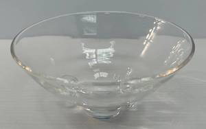 lot 140 image: Signed Steuben Crystal Bowl 7 x 3 34