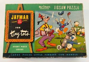 lot 180 image: Vintage Walt Disney Jaymar Jigsaw Puzzle (Complete)