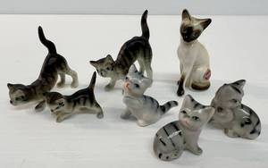 lot 225 image: Group Of Vintage Minature Cats