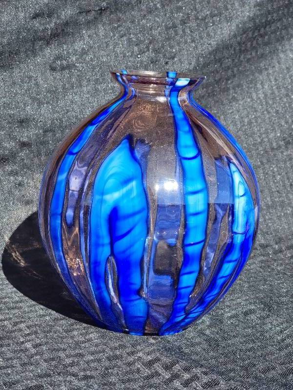 Heirloom Fine * Studio * Art Glass and Collectibles Auction KBID